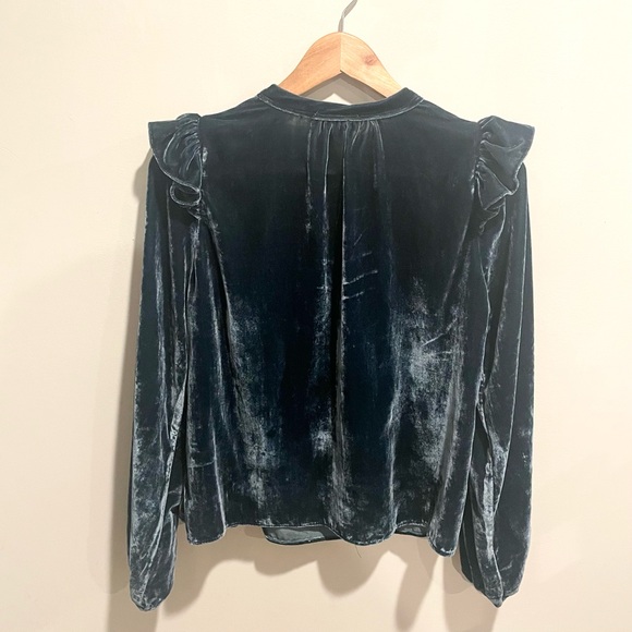 Evereve Yana Velvet Ruffle Top, navy blue with long sleeves - Picture 3 of 10